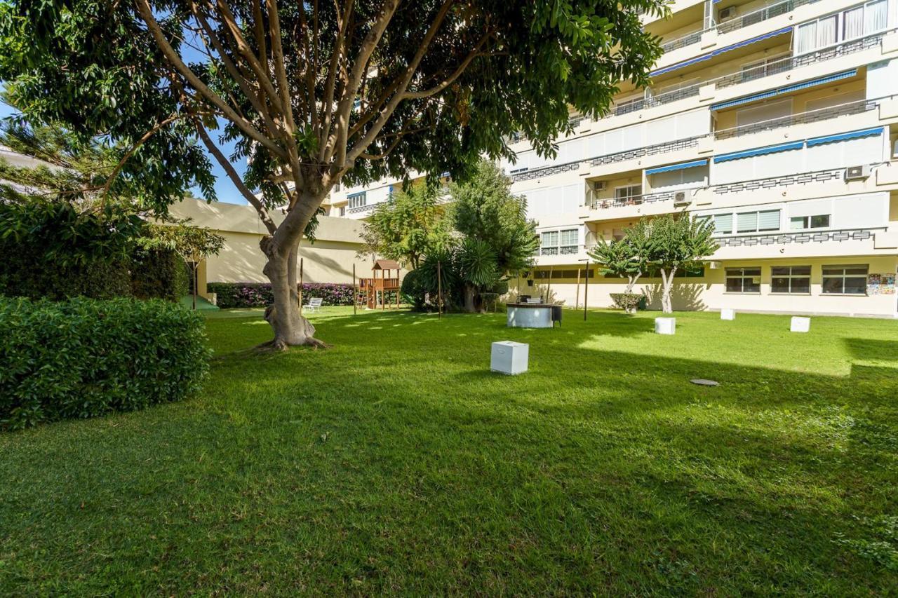 Malagasuite Carihuela Seaviews Торемолинос Екстериор снимка